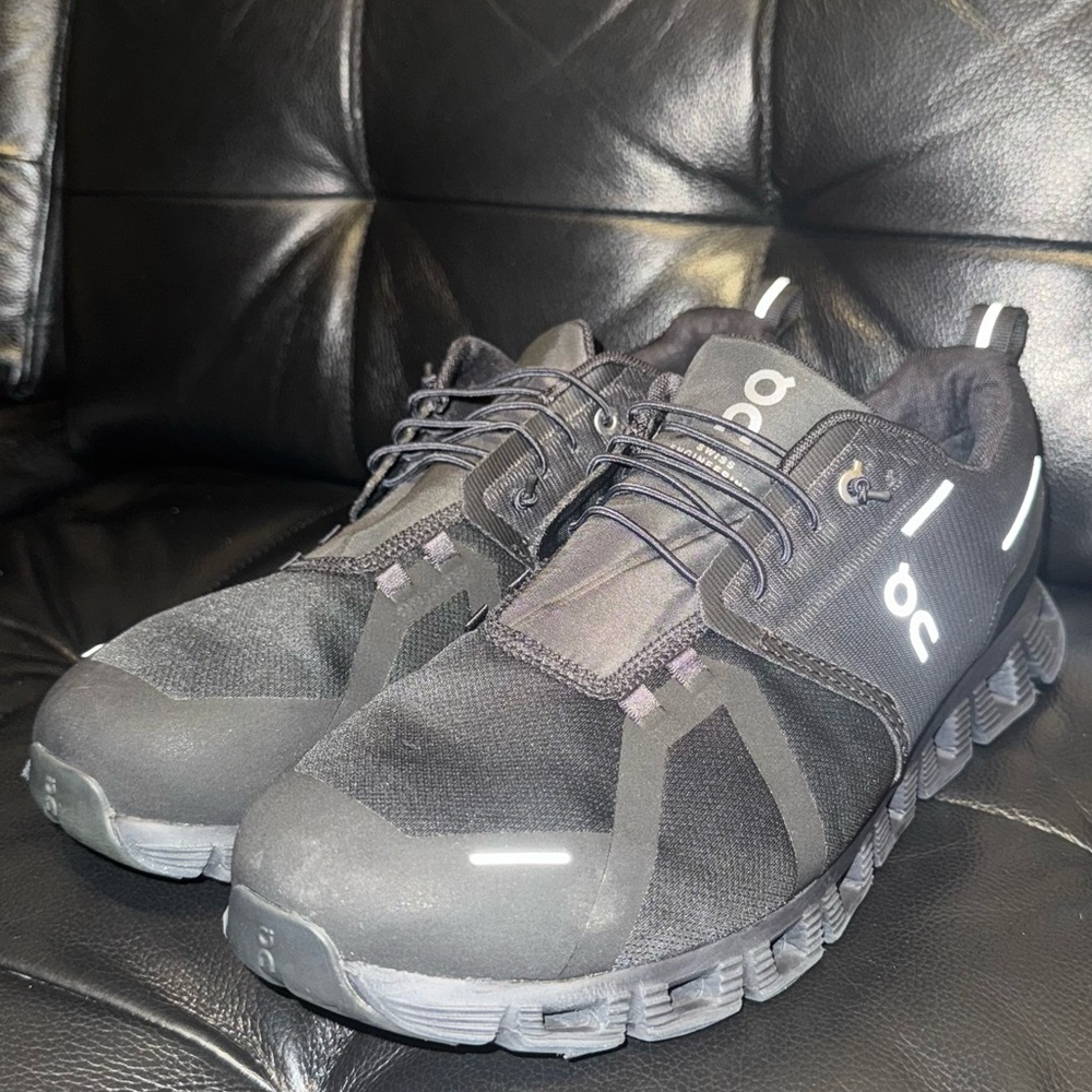 On Cloud 6 Running Shoes (Waterproof)